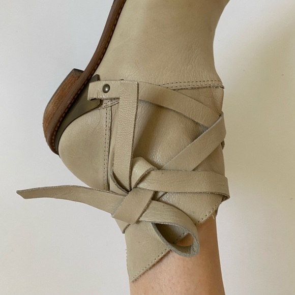 Matisse - Leather Ankle-Wrap 'Bootie' - NWOT - Picture 2 of 8